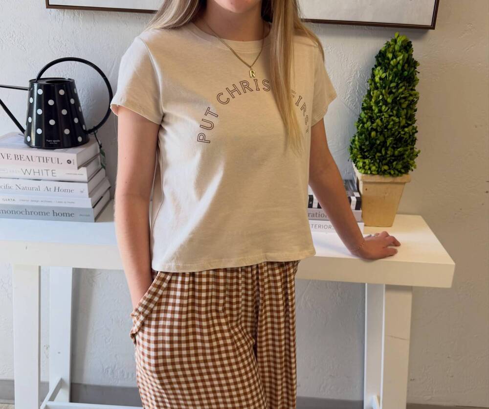 NEW TRES BIEN put christ first graphic crop top in beige